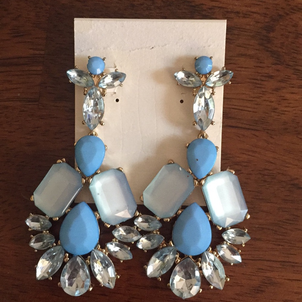 ✨✨Classy Blue Stone earring👍